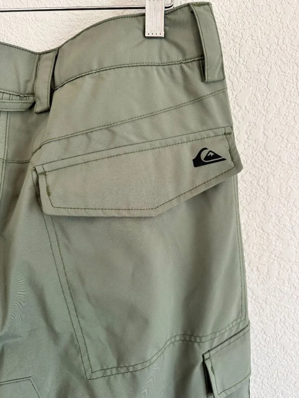 NWT Quicksilver Ski / Snowboard Pants, Olive Green, Medium